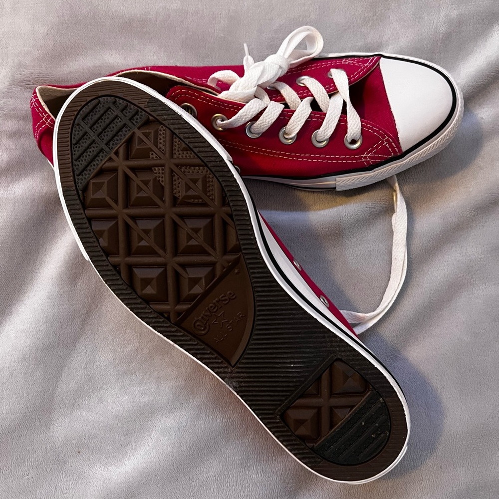 Converse - Picture 2 of 4